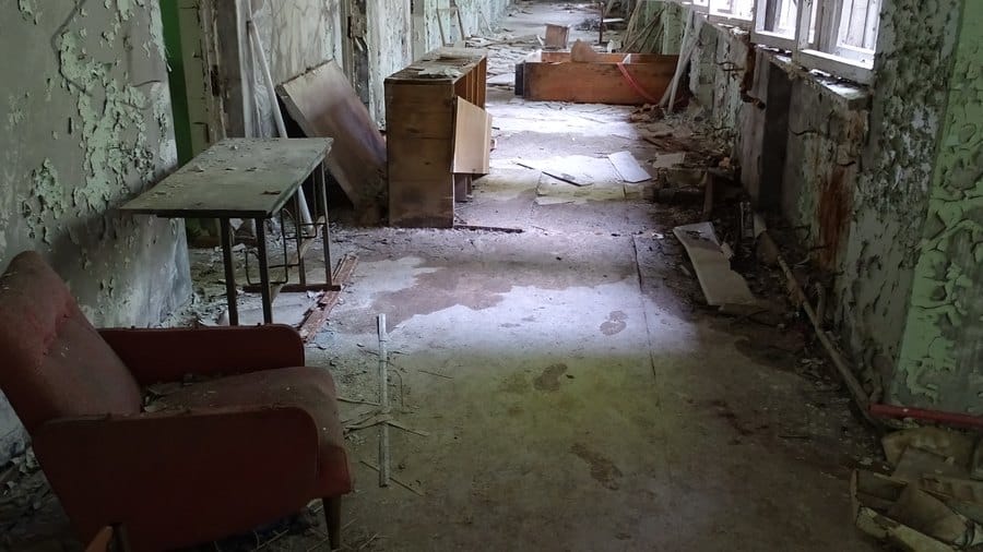 couloir d’école abandonnée